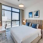 Bright And Cozy Apartment On The Beachfront