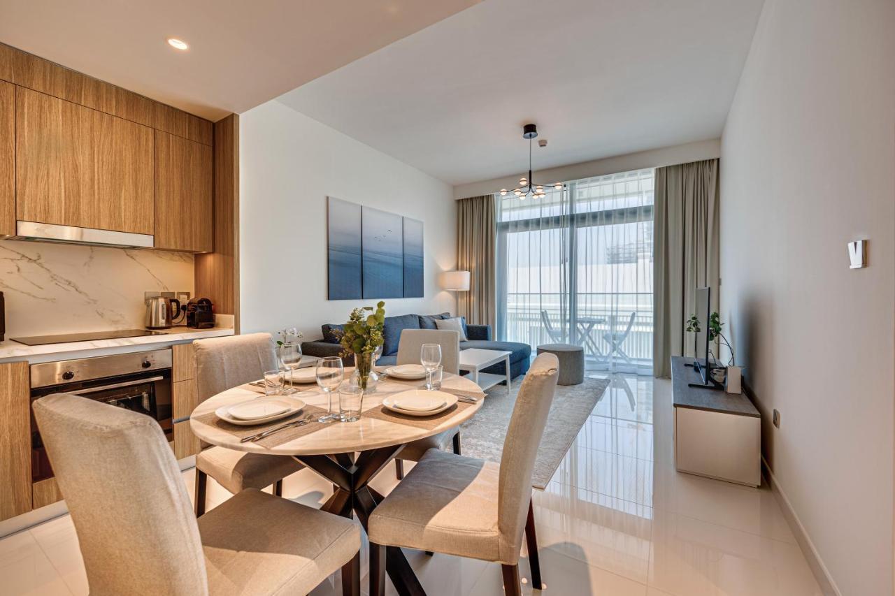Bright And Cozy On The Beachfront Apartment